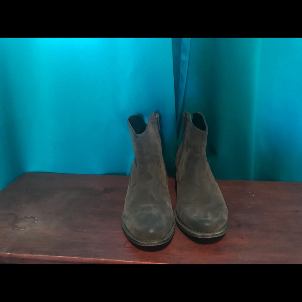 Great booties - Picture 3 of 3
